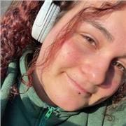 Soy Ainhoa, tengo 21 años y muchas ganas de enseñar
